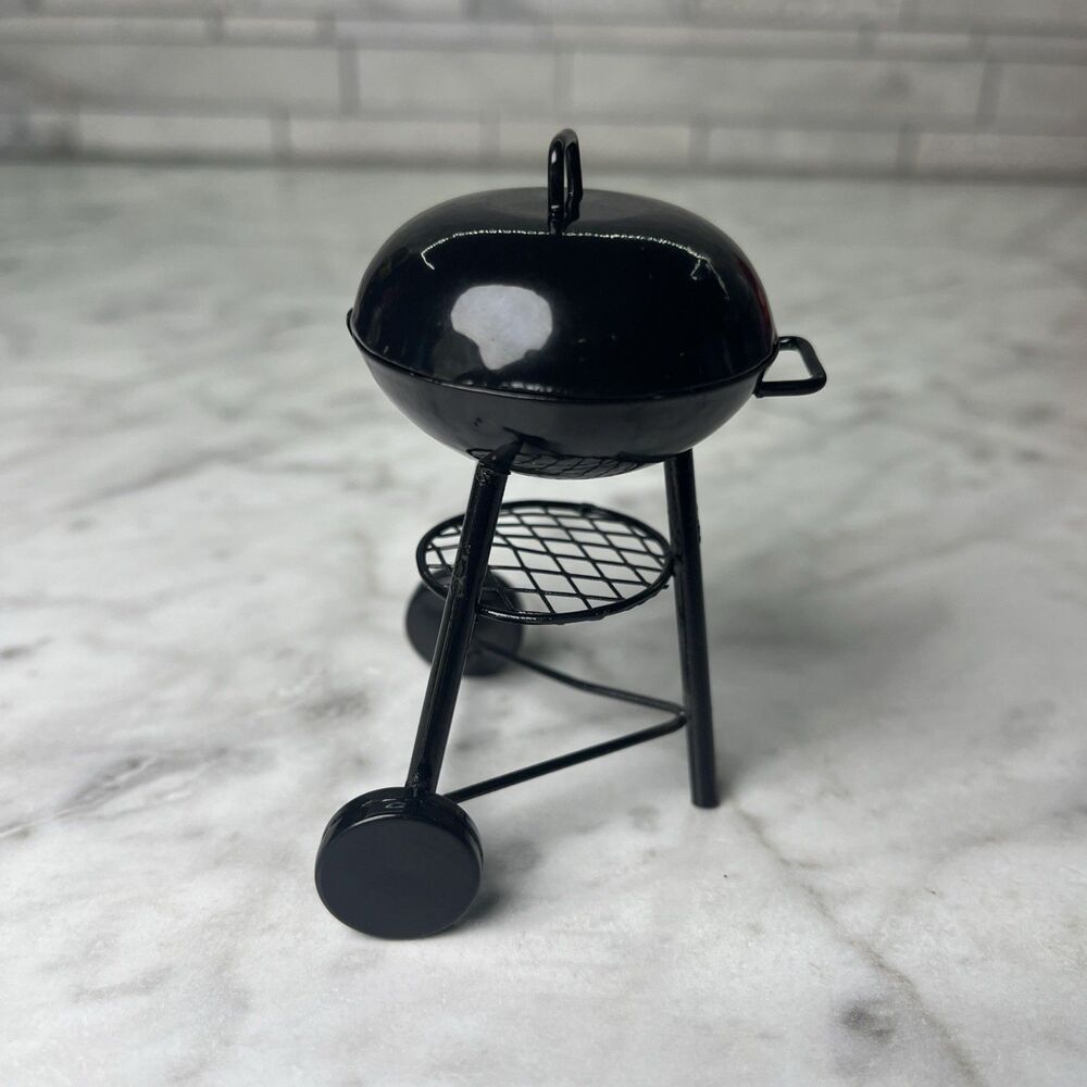Dollhouse Miniature Metal BBQ Kettle Grill 1:12 Scale Garden Patio Accessory 3in